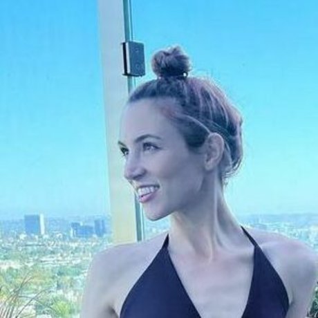 Becca Scott Profile pic