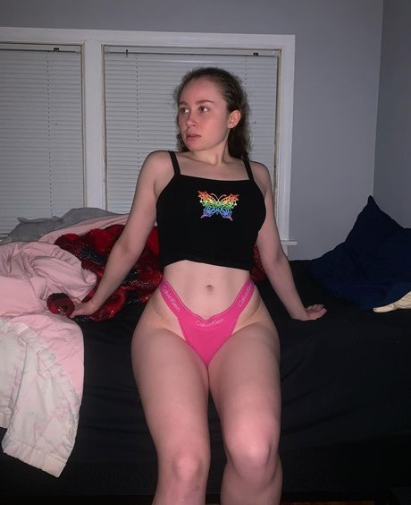 Alyssa Cleversey onlyfans pics