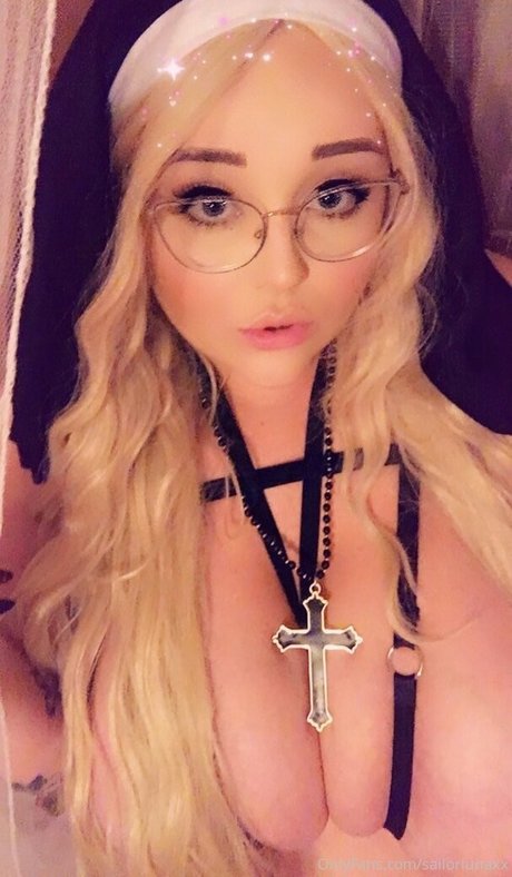 sailorlunasenpai onlyfans for free