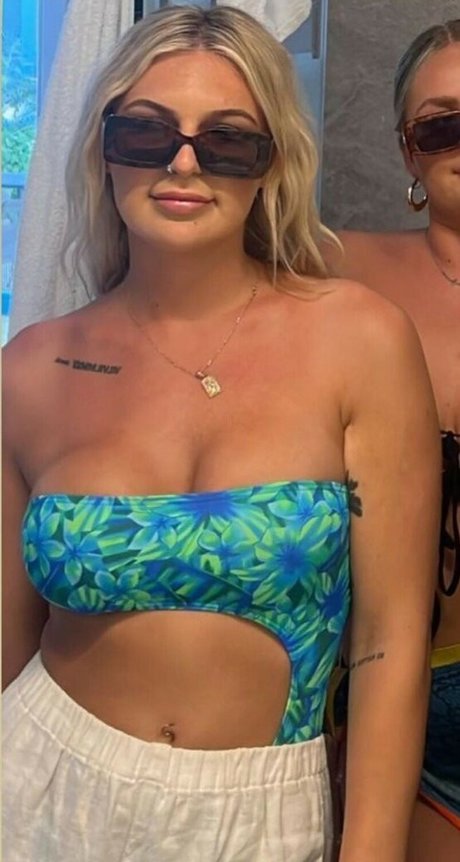 holzieee nude onlyfans leak