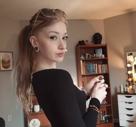 Christa Panek onlyfans content leaked