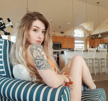 Christa Panek onlyfans leak porn