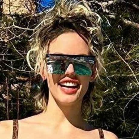 Thea Ulrich onlyfans leaked pics