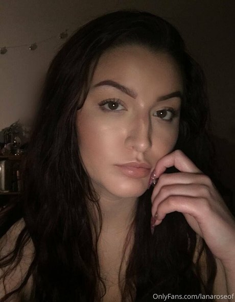 lanaroze onlyfans topless