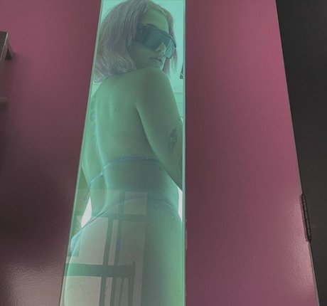 Azzy MC leaked nudes onlyfans