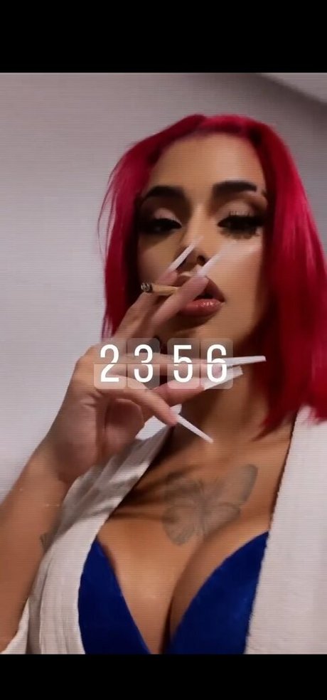 Azzy MC onlyfans desnuda