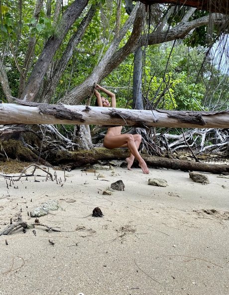 Lotus Bombb onlyfans leaked