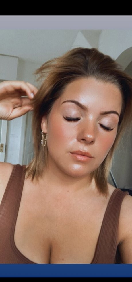 Laura Delaney onlyfans exposed