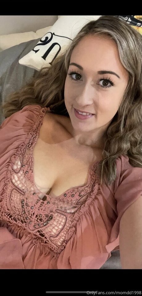 momdd1998 onlyfans leaked nudes