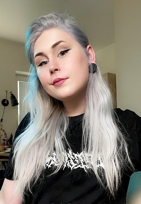 evaellary leak only fans