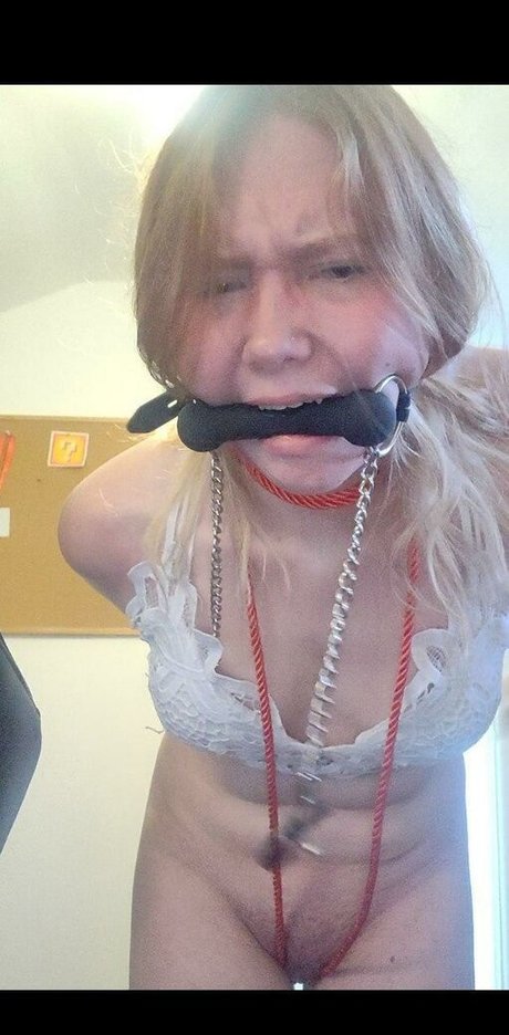 rose lizzy200345 onlyfans pictures