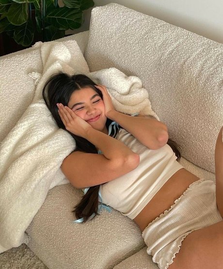 saraecheagaray onlyfans leaked tits