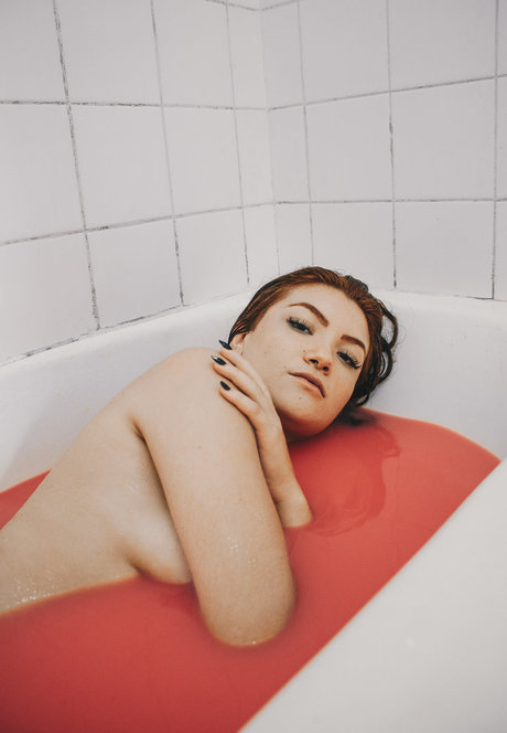 Ellora Haonne onlyfans leaked