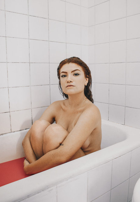 Ellora Haonne onlyfans leaked nudes