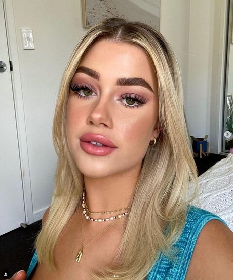 Tameeka Kerr onlyfans leaked tits