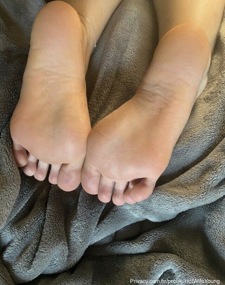 HotWifeYoung naked leaked onlyfans