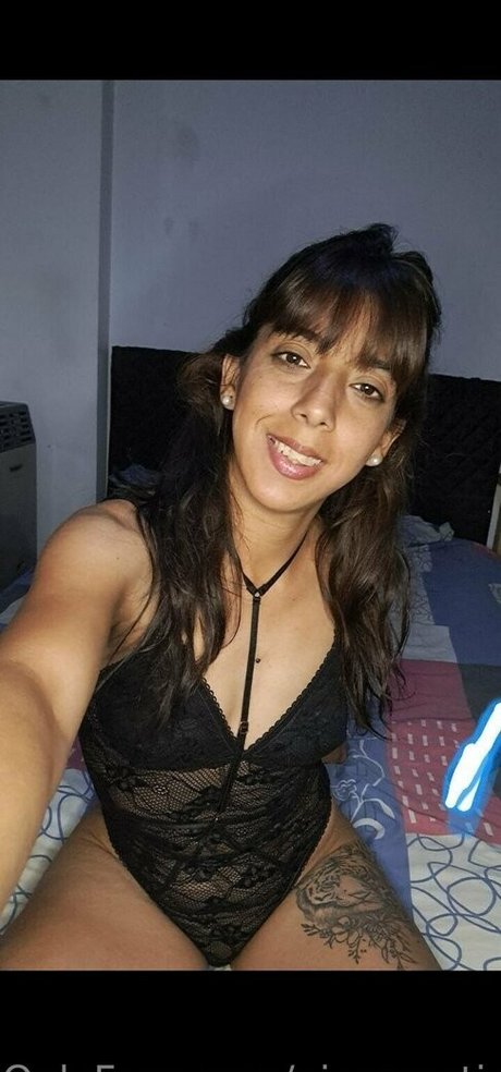ninamartine23 onlyfans model
