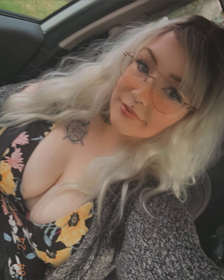 _w official_ only fans naked