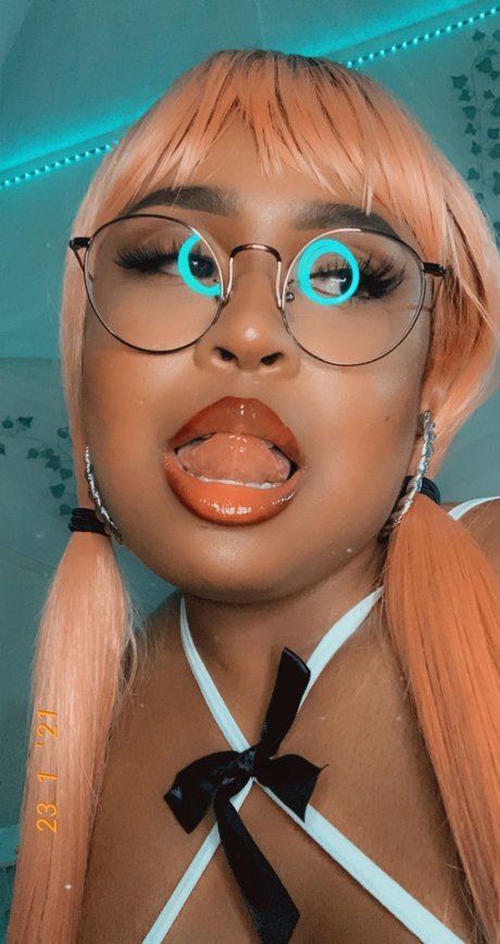 Sonya Syn onlyfans archives