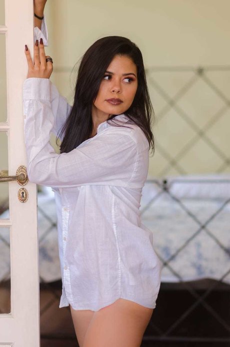 Lari Cute strip onlyfans