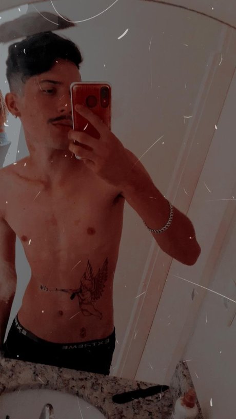 Ryan Carlos Oliveira naked onlyfans pics