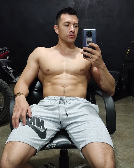 Alberto Avella onlyfans pics