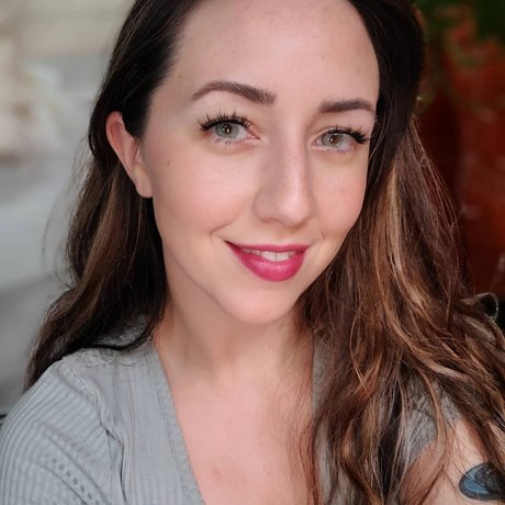 Topless talks with Mel onlyfans striptease