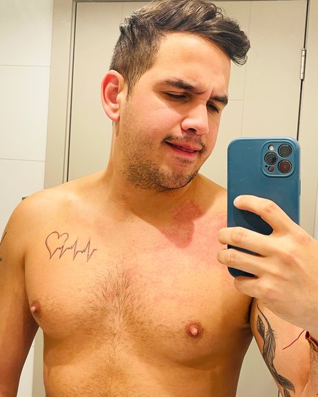 Lkarlos desnuda onlyfans