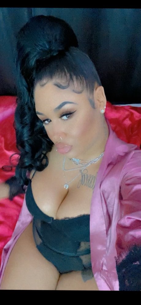 _PRETTY DIAMOND on onlyfans