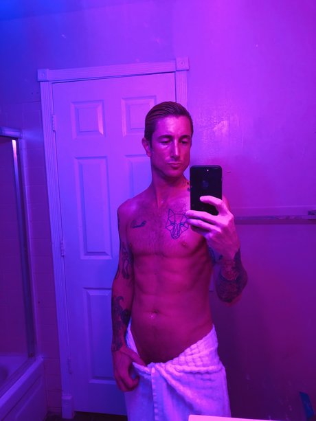 Hardin Wolf feet onlyfans