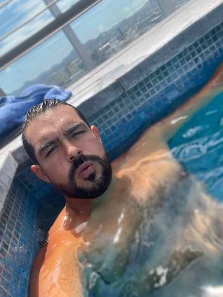 LUCKY JONNY onlyfans leaks