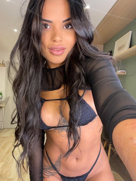 Geovanna Paes onlyfans model photos