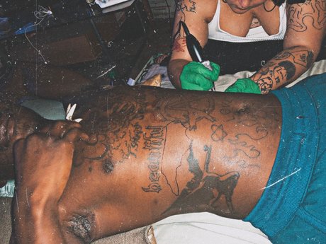 TshombeGreat_ onlyfans pictures