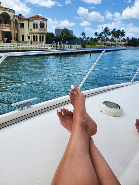 BeautyBelow onlyfans naked leaks