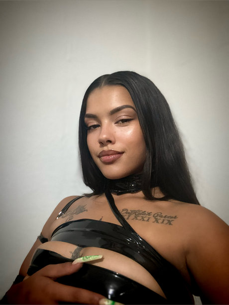 TheHoneyD onlyfans nude tits