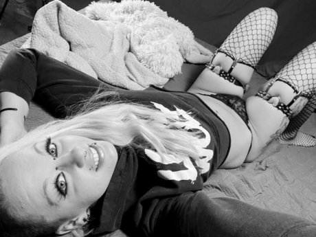 GothiccPrincess onlyfans strip