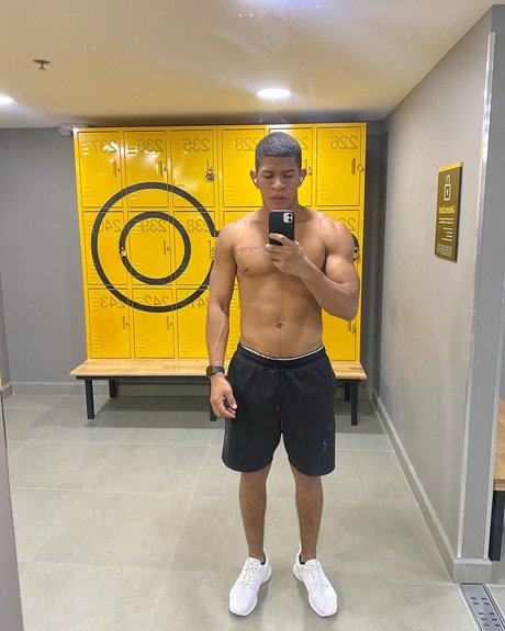 Antony Uncut 0 10_ onlyfans strip