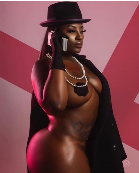 MAMAGOAT onlyfans nude