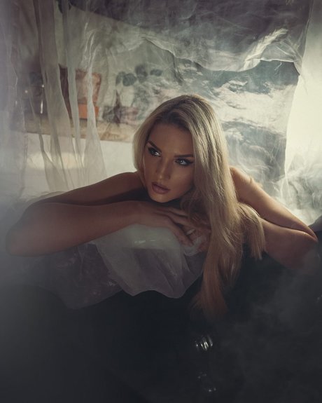 Bonni Gee naked onlyfans leak