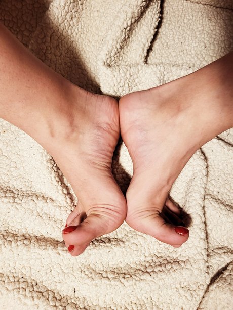 BethanyFeets nude onlyfans pics