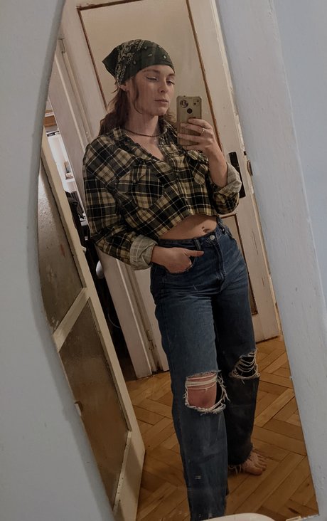 Tattooedpetit onlyfans photo