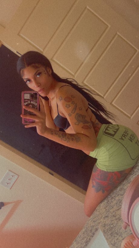 Da Pretty One_ onlyfans leaked photos