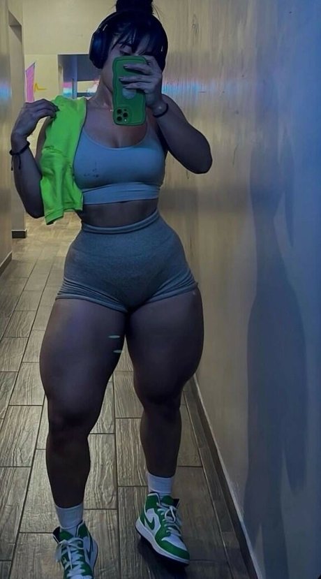 Linnnna Linnnna desnuda onlyfans