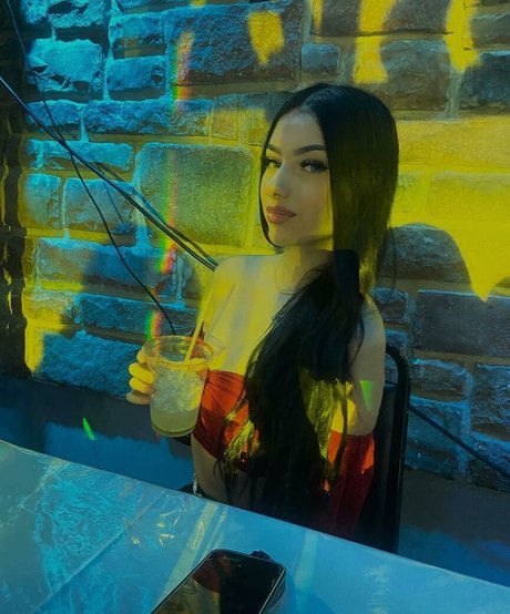 Leslie Emma nude onlyfans leaked