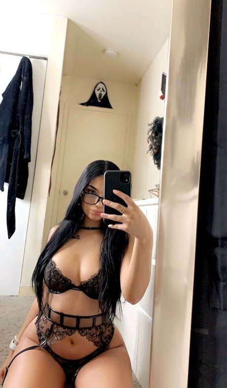 Leslie Emma leak onlyfans