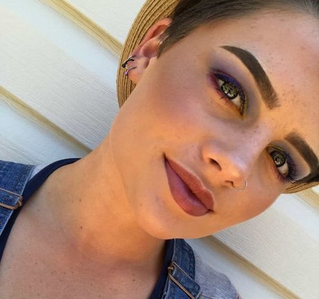 Hallie Clark onlyfans leak xxx