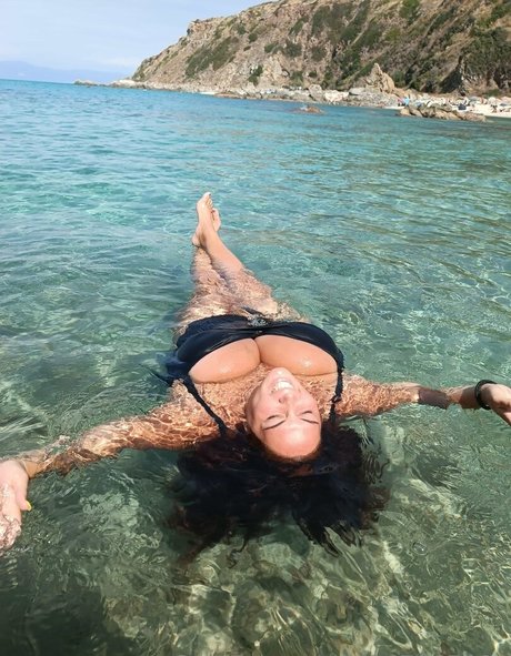 Laura Chiaramonte onlyfans leaked tits