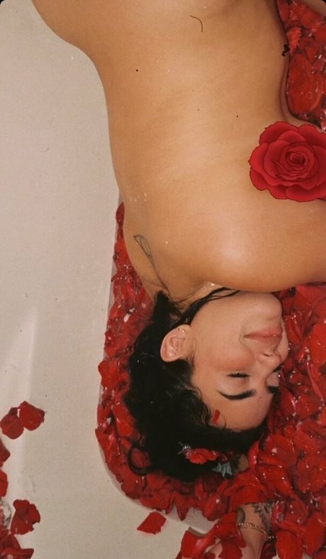 Selenaxoxoxo Marian onlyfans content type