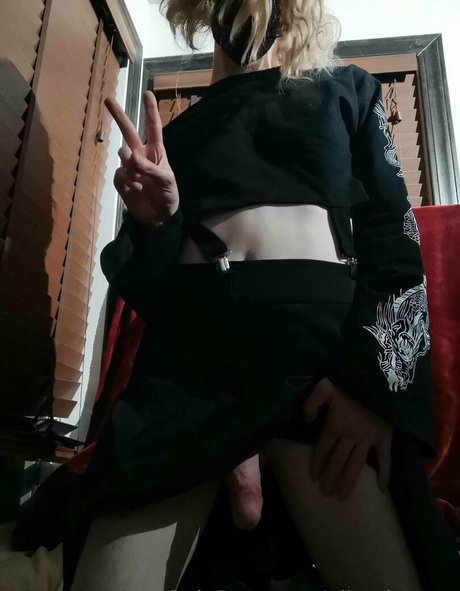 alisathetrap onlyfans striptease