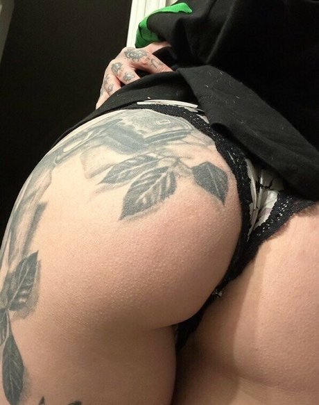 FaceTatMami naked only fans